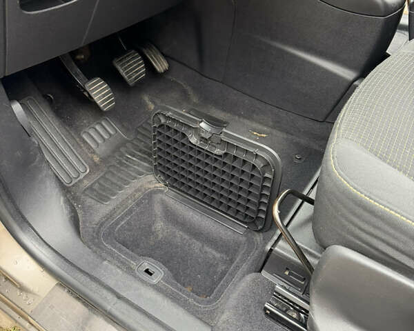 Коричневый Рено Гранд Сценик, объемом двигателя 1.9 л и пробегом 323 тыс. км за 6700 $, фото 24 на Automoto.ua