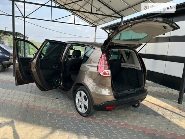 Коричневий Рено Гранд Сценік, об'ємом двигуна 1.5 л та пробігом 210 тис. км за 7699 $, фото 27 на Automoto.ua
