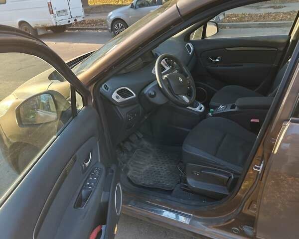 Коричневый Рено Гранд Сценик, объемом двигателя 1.9 л и пробегом 240 тыс. км за 7100 $, фото 11 на Automoto.ua