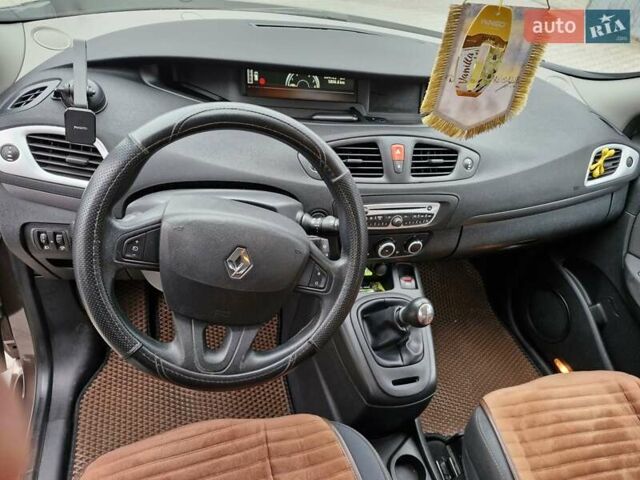 Коричневый Рено Гранд Сценик, объемом двигателя 1.5 л и пробегом 264 тыс. км за 6300 $, фото 11 на Automoto.ua