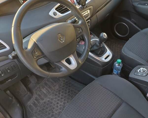 Коричневый Рено Гранд Сценик, объемом двигателя 1.9 л и пробегом 240 тыс. км за 7100 $, фото 19 на Automoto.ua