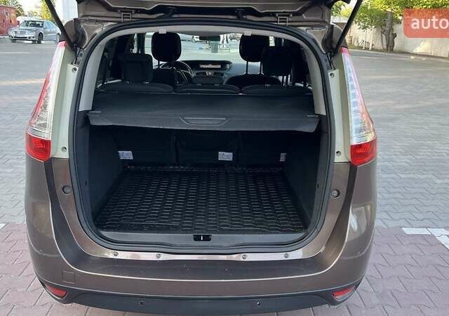 Коричневый Рено Гранд Сценик, объемом двигателя 1.5 л и пробегом 250 тыс. км за 7500 $, фото 16 на Automoto.ua