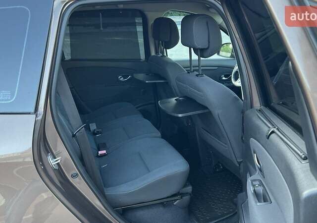 Коричневый Рено Гранд Сценик, объемом двигателя 1.5 л и пробегом 250 тыс. км за 7500 $, фото 11 на Automoto.ua