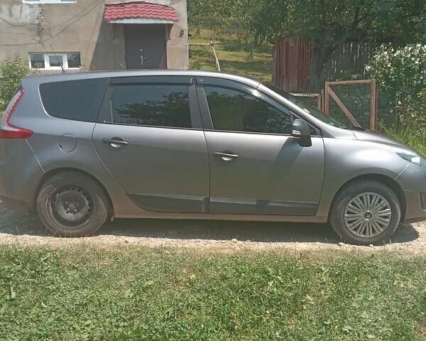 Коричневый Рено Гранд Сценик, объемом двигателя 1.46 л и пробегом 216 тыс. км за 6700 $, фото 5 на Automoto.ua