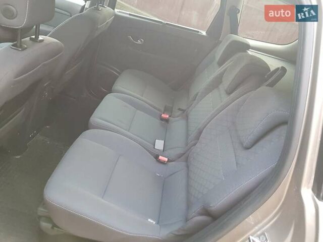 Коричневый Рено Гранд Сценик, объемом двигателя 1.9 л и пробегом 249 тыс. км за 6999 $, фото 27 на Automoto.ua