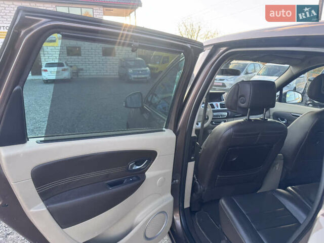 Рено Гранд Сценик 2010 в Звенигородка на Automoto.ua Коричневый Рено Гранд Сценик, объемом двигателя 1.4 л и пробегом 140 тыс. км за 6990 $, фото 42 на Automoto.ua