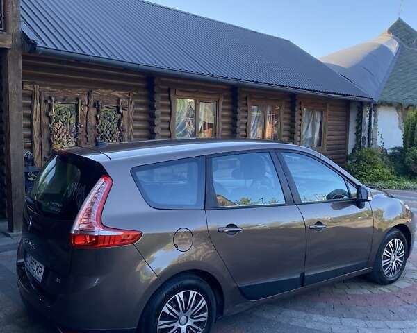 Коричневый Рено Гранд Сценик, объемом двигателя 1.46 л и пробегом 310 тыс. км за 6600 $, фото 3 на Automoto.ua