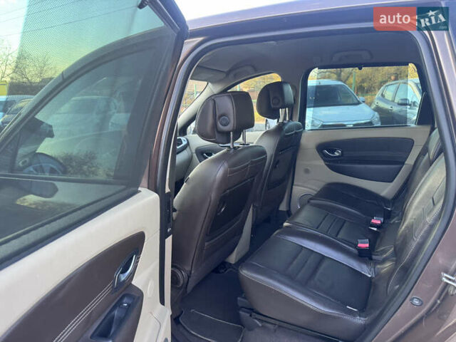 Рено Гранд Сценик 2010 в Звенигородка на Automoto.ua Коричневый Рено Гранд Сценик, объемом двигателя 1.4 л и пробегом 140 тыс. км за 6990 $, фото 39 на Automoto.ua