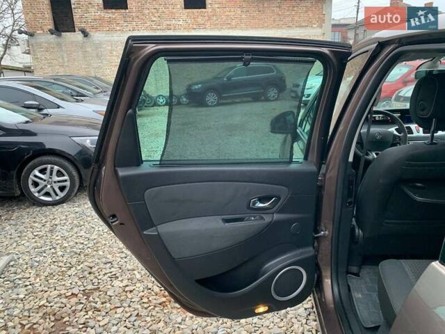 Коричневий Рено Гранд Сценік, об'ємом двигуна 1.87 л та пробігом 332 тис. км за 7499 $, фото 11 на Automoto.ua