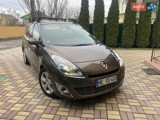 Коричневый Рено Гранд Сценик, объемом двигателя 2 л и пробегом 241 тыс. км за 8600 $, фото 5 на Automoto.ua