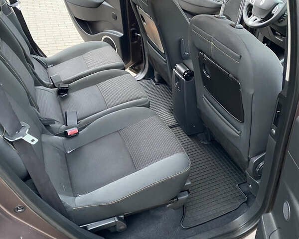 Коричневый Рено Гранд Сценик, объемом двигателя 1.4 л и пробегом 181 тыс. км за 6100 $, фото 15 на Automoto.ua