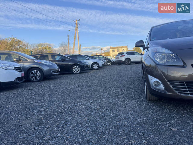 Рено Гранд Сценик 2010 в Звенигородка на Automoto.ua Коричневый Рено Гранд Сценик, объемом двигателя 1.4 л и пробегом 140 тыс. км за 6990 $, фото 8 на Automoto.ua