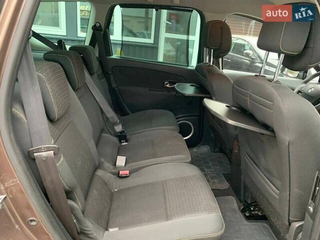 Коричневий Рено Гранд Сценік, об'ємом двигуна 1.87 л та пробігом 332 тис. км за 7499 $, фото 16 на Automoto.ua