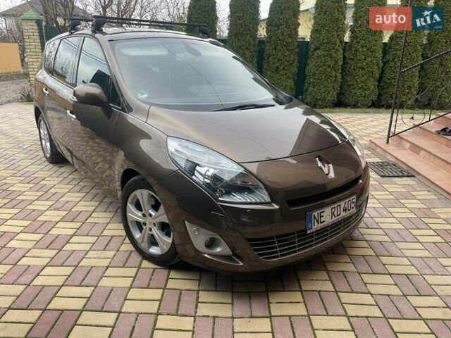 Коричневый Рено Гранд Сценик, объемом двигателя 2 л и пробегом 241 тыс. км за 8600 $, фото 2 на Automoto.ua