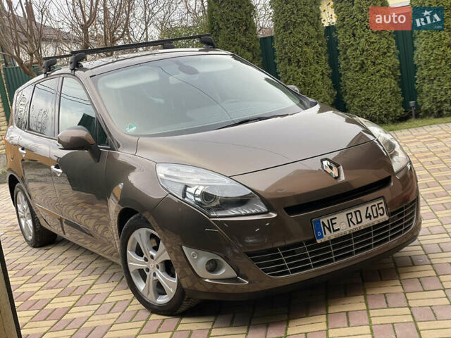 Коричневый Рено Гранд Сценик, объемом двигателя 2 л и пробегом 241 тыс. км за 8600 $, фото 3 на Automoto.ua