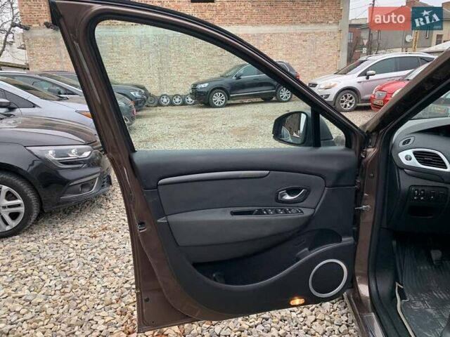 Коричневий Рено Гранд Сценік, об'ємом двигуна 1.87 л та пробігом 332 тис. км за 7499 $, фото 9 на Automoto.ua