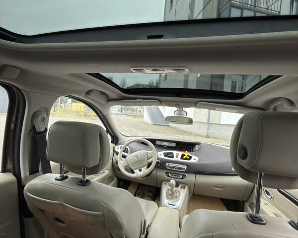 Коричневый Рено Гранд Сценик, объемом двигателя 1.4 л и пробегом 203 тыс. км за 6700 $, фото 17 на Automoto.ua