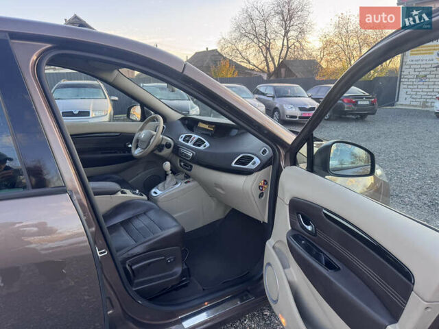 Рено Гранд Сценик 2010 в Звенигородка на Automoto.ua Коричневый Рено Гранд Сценик, объемом двигателя 1.4 л и пробегом 140 тыс. км за 6990 $, фото 28 на Automoto.ua