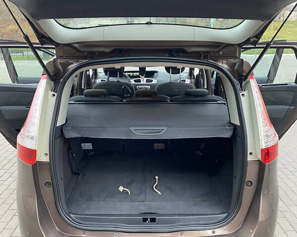 Коричневый Рено Гранд Сценик, объемом двигателя 1.4 л и пробегом 181 тыс. км за 6100 $, фото 11 на Automoto.ua