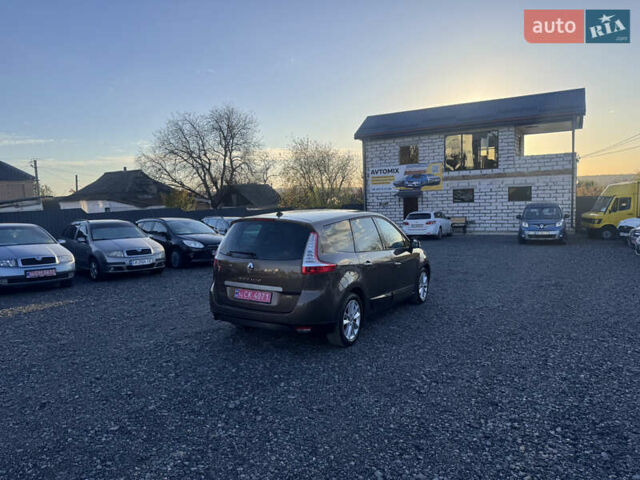 Рено Гранд Сценик 2010 в Звенигородка на Automoto.ua Коричневый Рено Гранд Сценик, объемом двигателя 1.4 л и пробегом 140 тыс. км за 6990 $, фото 13 на Automoto.ua