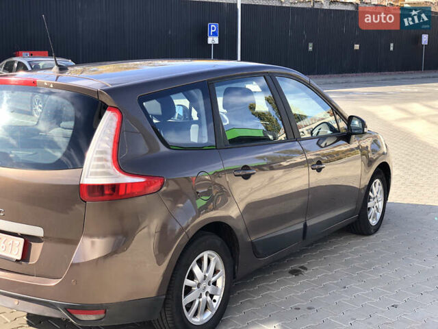 Рено Гранд Сценик 2010 в Киеве на Automoto.ua Коричневый Рено Гранд Сценик, объемом двигателя 1.4 л и пробегом 230 тыс. км за 5500 $, фото 4 на Automoto.ua