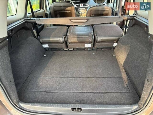 Коричневый Рено Гранд Сценик, объемом двигателя 1.4 л и пробегом 252 тыс. км за 5500 $, фото 12 на Automoto.ua