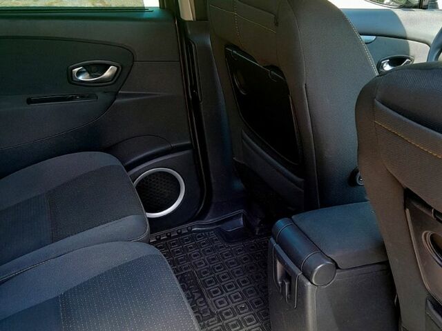 Коричневий Рено Гранд Сценік, об'ємом двигуна 1.9 л та пробігом 240 тис. км за 7200 $, фото 3 на Automoto.ua