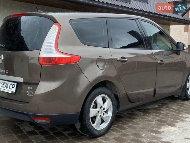 Коричневий Рено Гранд Сценік, об'ємом двигуна 1.87 л та пробігом 200 тис. км за 8250 $, фото 11 на Automoto.ua