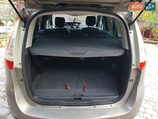 Коричневый Рено Гранд Сценик, объемом двигателя 1.9 л и пробегом 249 тыс. км за 6999 $, фото 25 на Automoto.ua