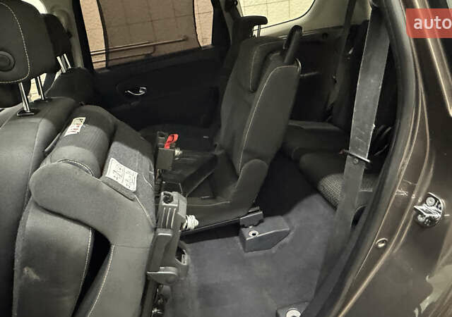 Коричневый Рено Гранд Сценик, объемом двигателя 1.9 л и пробегом 287 тыс. км за 7200 $, фото 30 на Automoto.ua