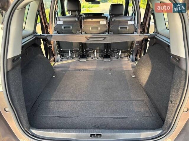 Коричневый Рено Гранд Сценик, объемом двигателя 1.4 л и пробегом 252 тыс. км за 5500 $, фото 1 на Automoto.ua