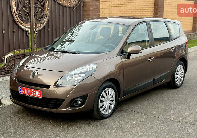 Коричневый Рено Гранд Сценик, объемом двигателя 1.4 л и пробегом 143 тыс. км за 7700 $, фото 4 на Automoto.ua