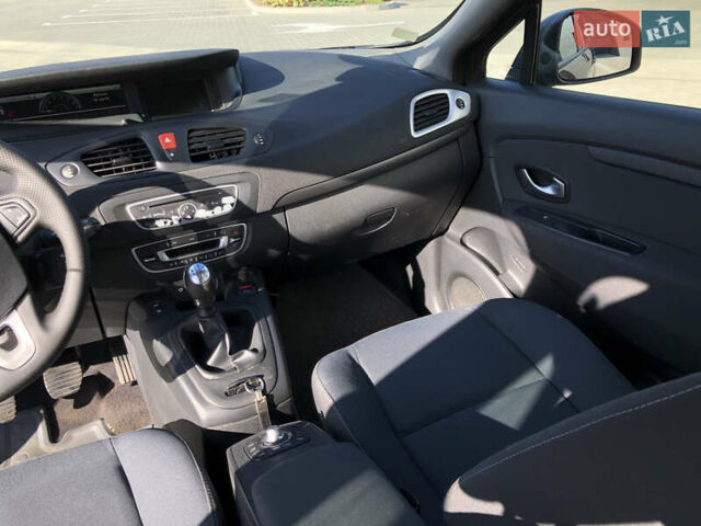 Рено Гранд Сценик 2010 в Киеве на Automoto.ua Коричневый Рено Гранд Сценик, объемом двигателя 1.4 л и пробегом 230 тыс. км за 5500 $, фото 9 на Automoto.ua