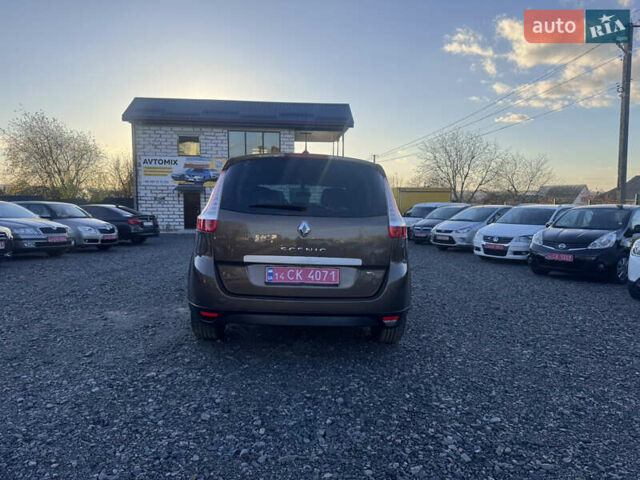 Рено Гранд Сценик 2010 в Звенигородка на Automoto.ua Коричневый Рено Гранд Сценик, объемом двигателя 1.4 л и пробегом 140 тыс. км за 6990 $, фото 12 на Automoto.ua