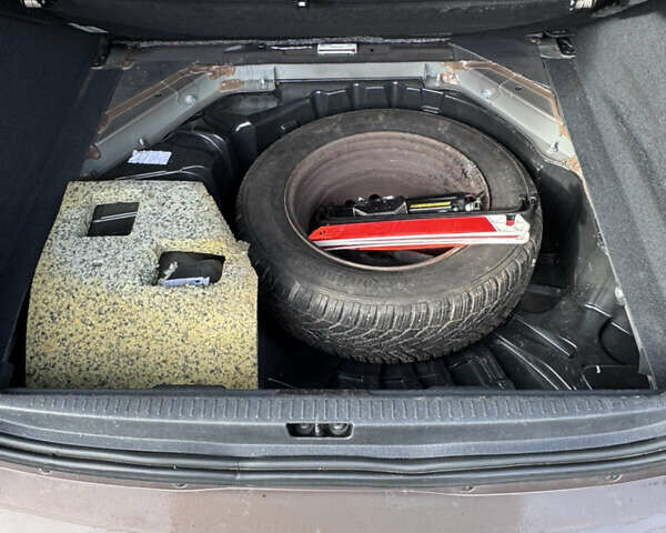 Рено Гранд Сценик 2010 в Полтаве на Automoto.ua Коричневый Рено Гранд Сценик, объемом двигателя 1.4 л и пробегом 198 тыс. км за 6950 $, фото 10 на Automoto.ua