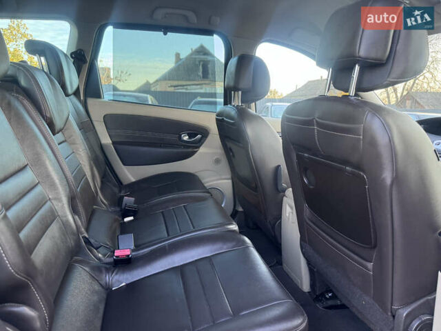 Рено Гранд Сценик 2010 в Звенигородка на Automoto.ua Коричневый Рено Гранд Сценик, объемом двигателя 1.4 л и пробегом 140 тыс. км за 6990 $, фото 33 на Automoto.ua