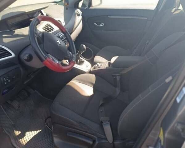 Коричневый Рено Гранд Сценик, объемом двигателя 1.4 л и пробегом 172 тыс. км за 5400 $, фото 3 на Automoto.ua