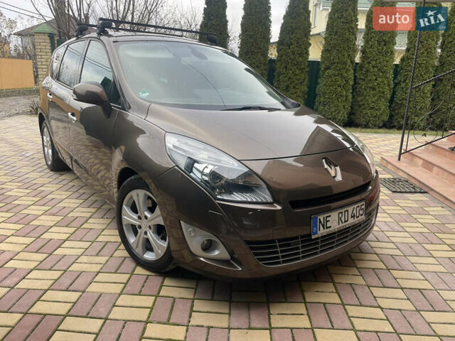 Коричневый Рено Гранд Сценик, объемом двигателя 2 л и пробегом 241 тыс. км за 8600 $, фото 11 на Automoto.ua