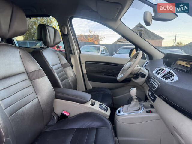 Рено Гранд Сценик 2010 в Звенигородка на Automoto.ua Коричневый Рено Гранд Сценик, объемом двигателя 1.4 л и пробегом 140 тыс. км за 6990 $, фото 30 на Automoto.ua