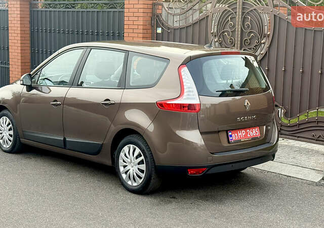 Коричневый Рено Гранд Сценик, объемом двигателя 1.4 л и пробегом 143 тыс. км за 7700 $, фото 3 на Automoto.ua