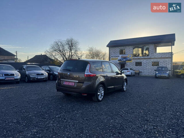 Рено Гранд Сценик 2010 в Звенигородка на Automoto.ua Коричневый Рено Гранд Сценик, объемом двигателя 1.4 л и пробегом 140 тыс. км за 6990 $, фото 15 на Automoto.ua