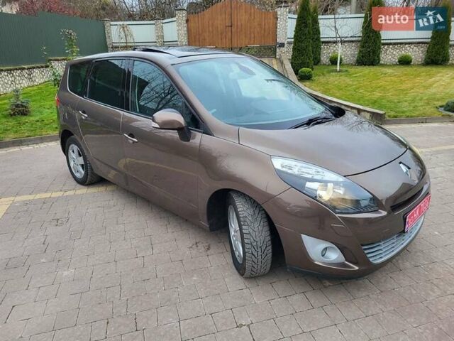Коричневий Рено Гранд Сценік, об'ємом двигуна 1.5 л та пробігом 232 тис. км за 7550 $, фото 32 на Automoto.ua