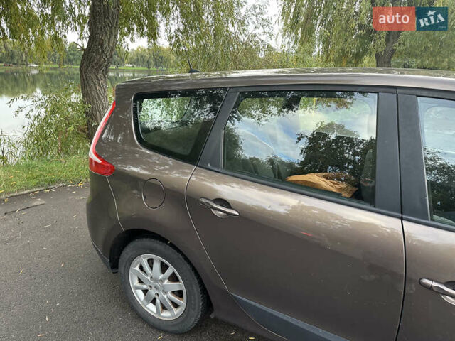 Коричневый Рено Гранд Сценик, объемом двигателя 1.4 л и пробегом 220 тыс. км за 5700 $, фото 8 на Automoto.ua