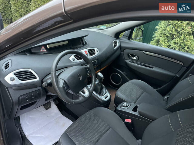 Коричневый Рено Гранд Сценик, объемом двигателя 2 л и пробегом 241 тыс. км за 8600 $, фото 52 на Automoto.ua