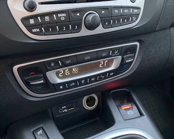 Коричневый Рено Гранд Сценик, объемом двигателя 1.4 л и пробегом 181 тыс. км за 6100 $, фото 31 на Automoto.ua