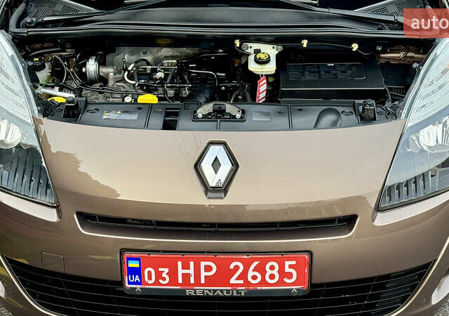 Коричневый Рено Гранд Сценик, объемом двигателя 1.4 л и пробегом 143 тыс. км за 7700 $, фото 14 на Automoto.ua