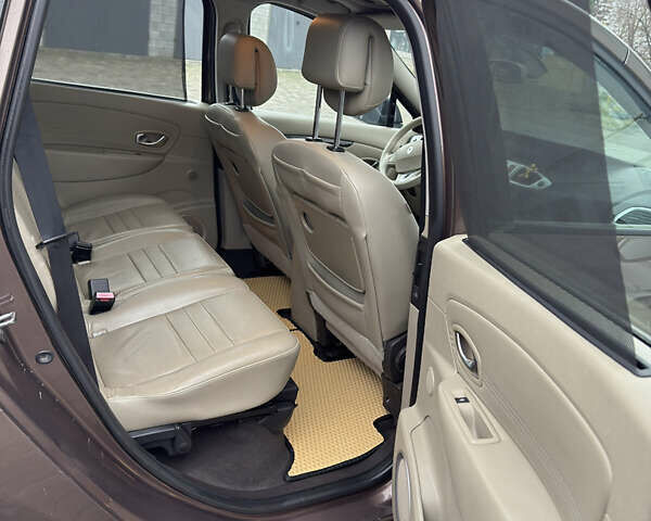 Коричневый Рено Гранд Сценик, объемом двигателя 1.4 л и пробегом 203 тыс. км за 6700 $, фото 13 на Automoto.ua