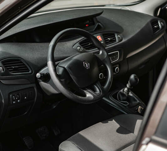 Коричневый Рено Гранд Сценик, объемом двигателя 1.5 л и пробегом 180 тыс. км за 7650 $, фото 29 на Automoto.ua