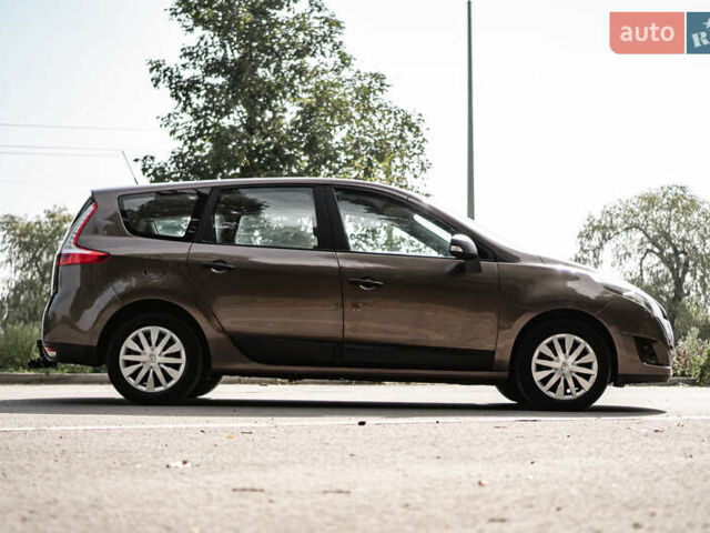 Коричневый Рено Гранд Сценик, объемом двигателя 1.5 л и пробегом 180 тыс. км за 7650 $, фото 12 на Automoto.ua