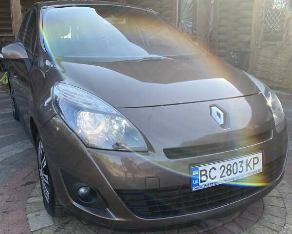 Коричневый Рено Гранд Сценик, объемом двигателя 1.46 л и пробегом 310 тыс. км за 6600 $, фото 17 на Automoto.ua